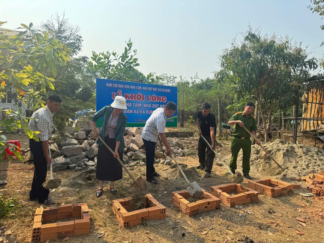 khơi công nhà cho hộ ông Nguyễn văm hùng thôn 8